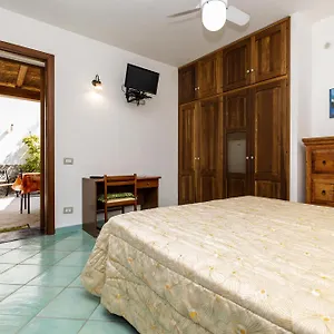 lauricella-bed-and-breakfast.sicilyhotelsitaly.net/